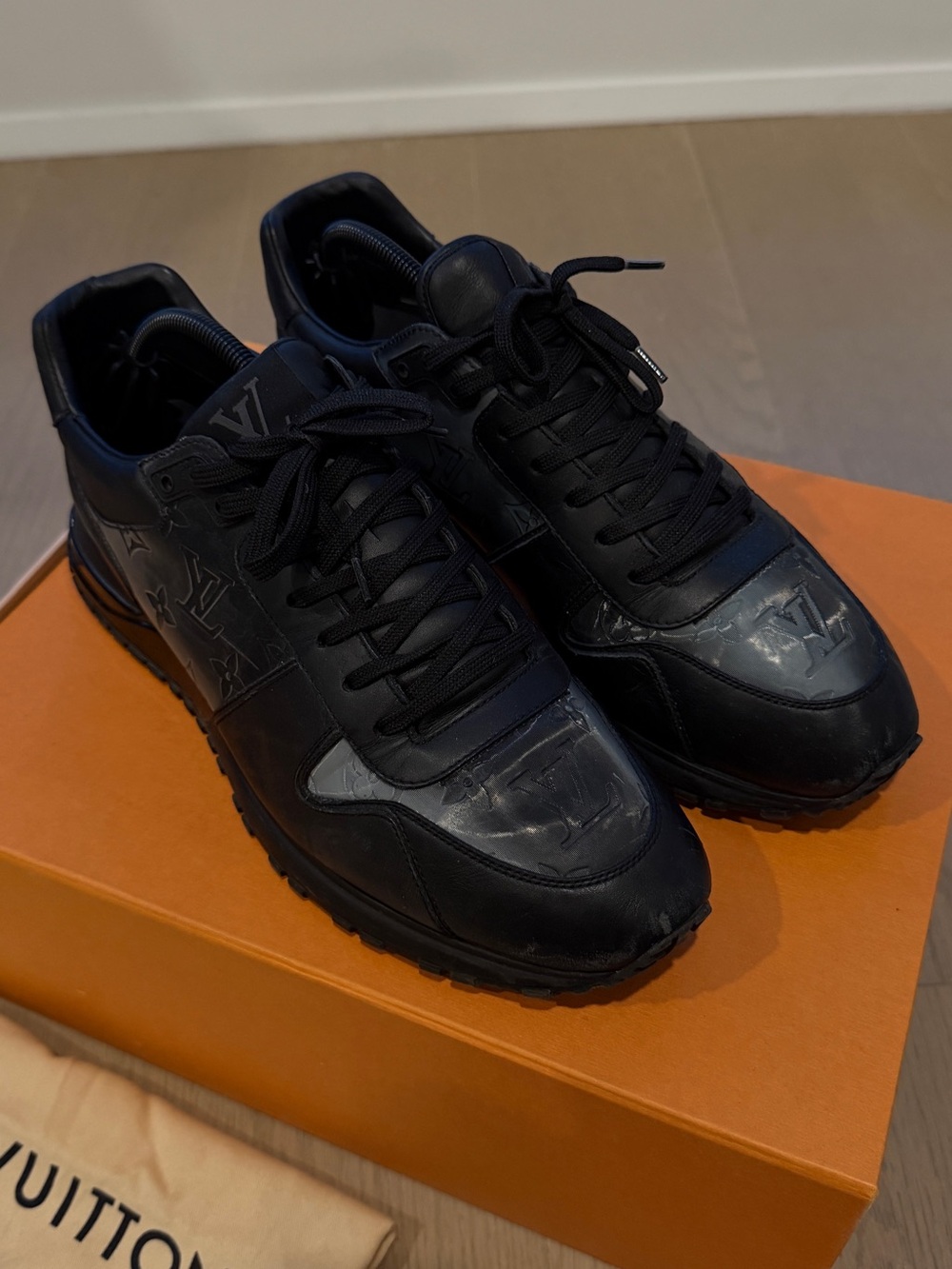 Louis Vuitton Men's Runaway Trainers Monogram Low-Top Sneakers - Picture 4 of 7